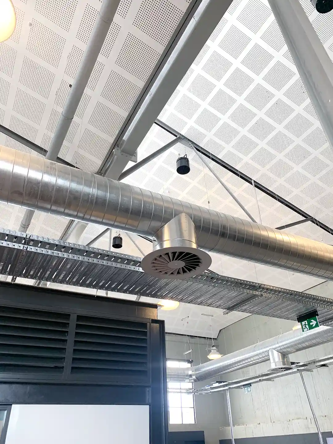 Optimising Heating with Airius Destratification Fans at University of Tasmania 4
